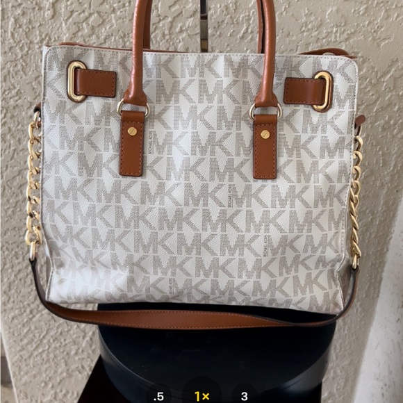 Michael Kors Hamilton signature Satchel - Picture 4 of 8